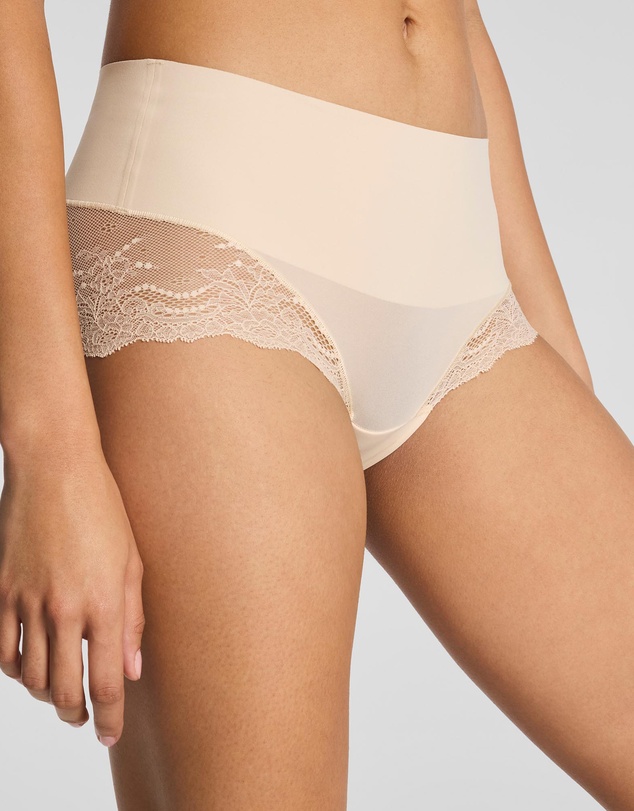 Spanx - Supersmooth UNDIETECTABLE Lace Hi Hipster Briefs