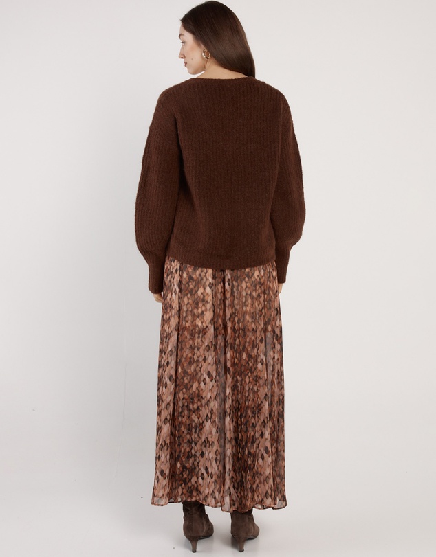 Fate + Becker - Remy V-Neck Jumper
