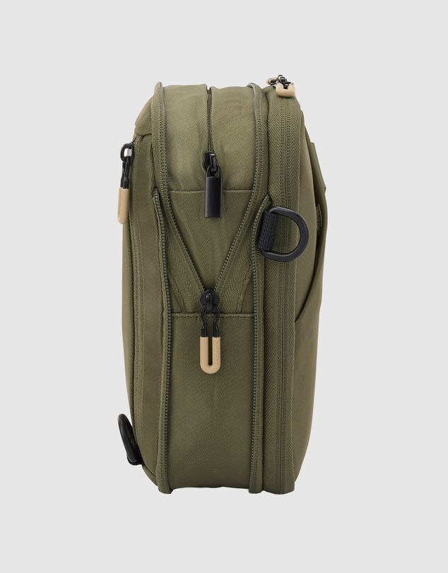 American Tourister - Orbit Vega 3A Lightweight Expandable Crossbody Bag