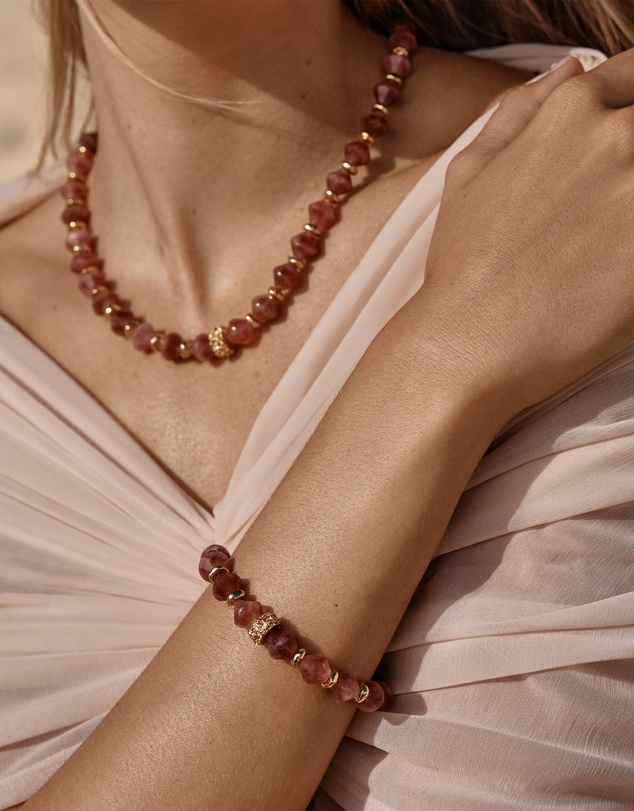 Amber Sceats - Crimson Necklace