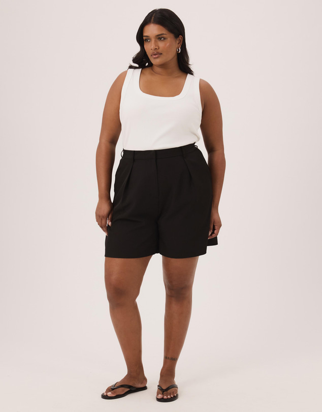 Atmos&Here Curvy - Clara Pleated Tailored Long-Line Shorts