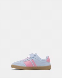 Kicks - Kennedy