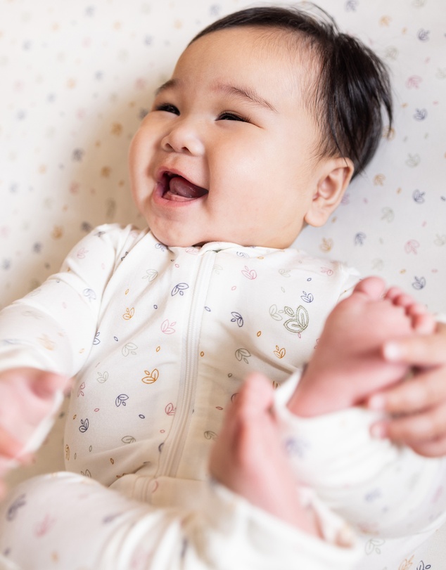 Grow Kindly - Warm Zippee Baby Romper in Rainbow Dreaming (0.5 TOG)