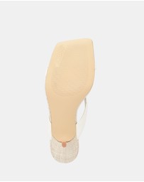 GUESS - Dallena Kitten Heels