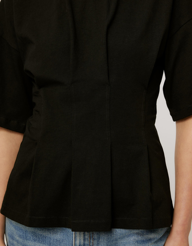 Calli - Tucked T-Shirt