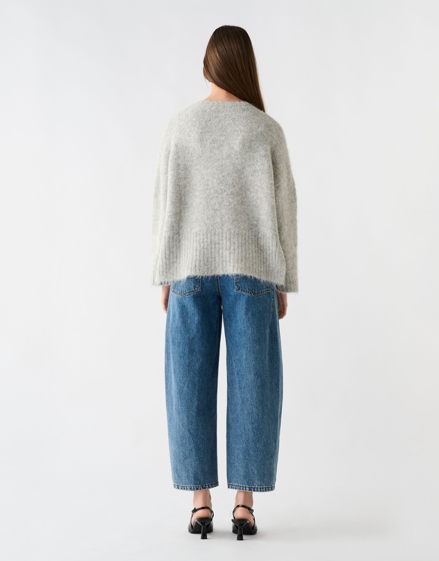 Esmaee - Whisper V-Neck Sweater