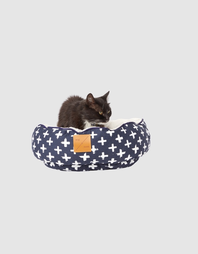 Mog & Bone - Reversible Cat Bed - Navy Cross