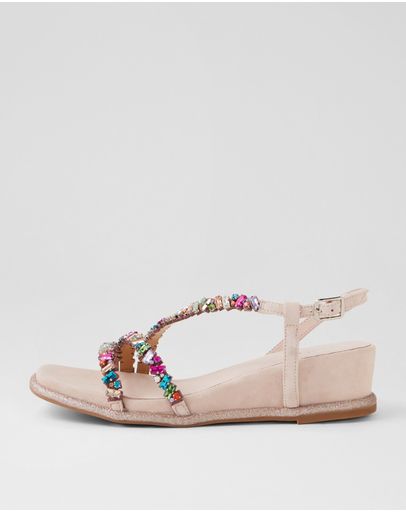 NUDE-MULTI