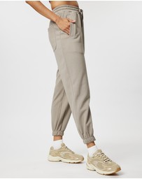 KAJA Clothing - Relaxed 3 1/4 Jovie Trousers