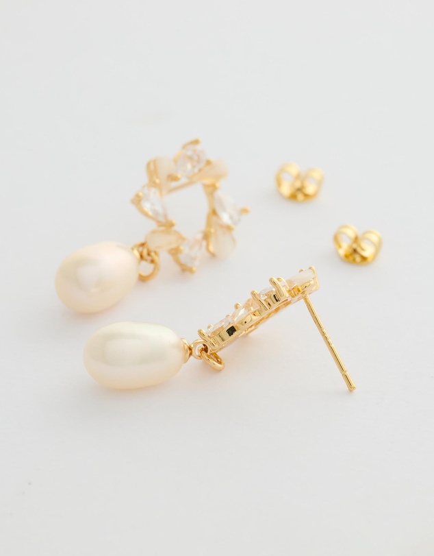 Moira Hughes - The White Label - Celaena Pearl Drop Earrings