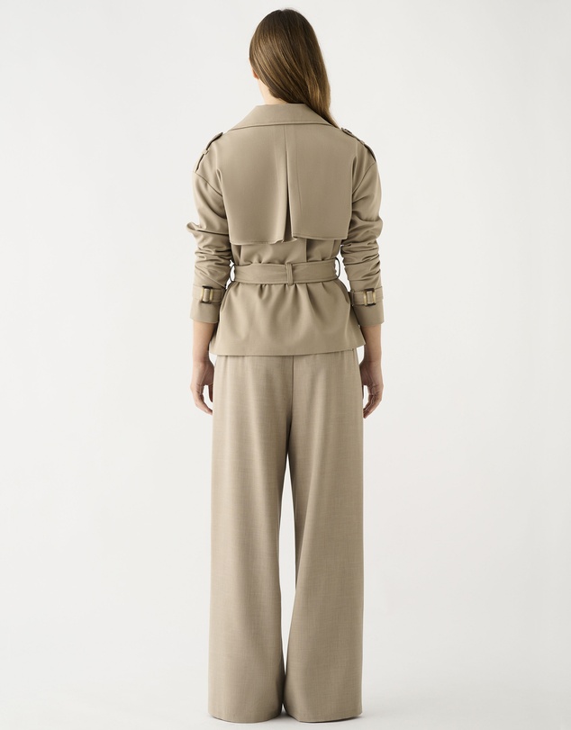 Esmaee - Avenue Cropped Trench