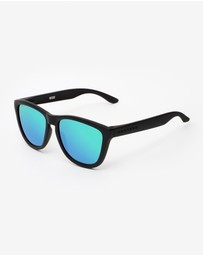 Hawkers Co - HAWKERS - Polarized Carbon Black Emerald ONE Sunglasses for Men and Women UV400