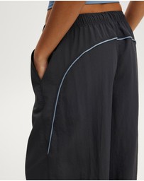 Cotton On Body Active - Off Side Woven Sweatpants