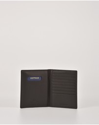 Cobb & Co - Davey Leather RFID Passport Card Holder