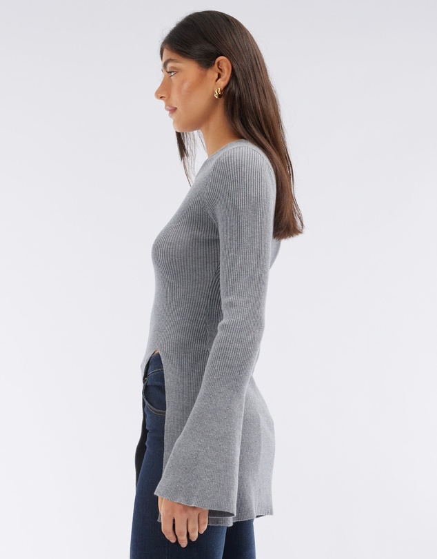Amelius - Joanne Flare Sleeve Knit
