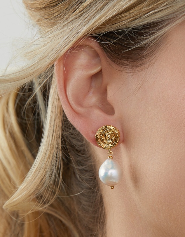 Carly Paiker - Spirallo Pearl Earrings