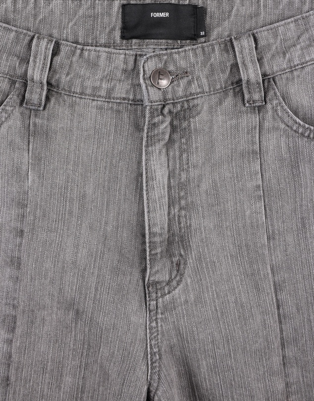 Former - DISTEND SEAM JEAN SHORT // WASHED GREY