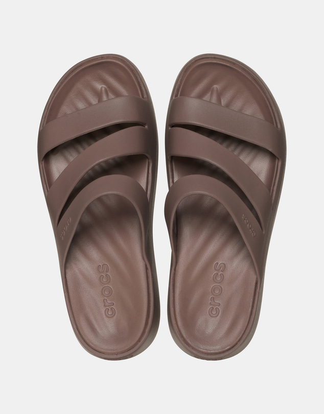 Crocs - Getaway Strappy Sandals - Women's