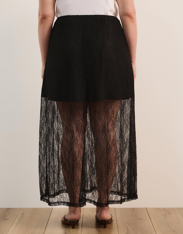 Atmos&Here Curvy - Isobel Lace Maxi Skirt