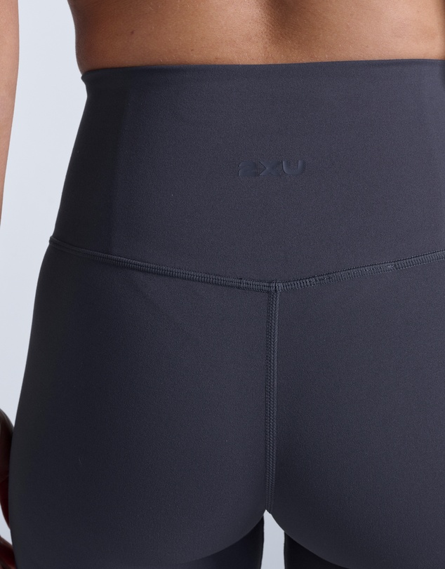 2XU - Fluid Hi-Rise 5 Inch Shorts
