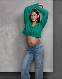 Soon Maternity - V-Neck Cropped Cardigan