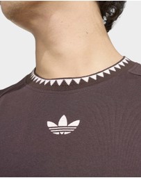 adidas Originals - CHEST STRIPES ENGINEERED COLLAR TEE Mens