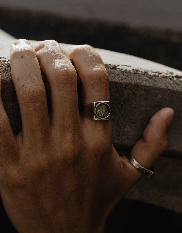 SUE THE BOY - Cordelia Signet Ring 