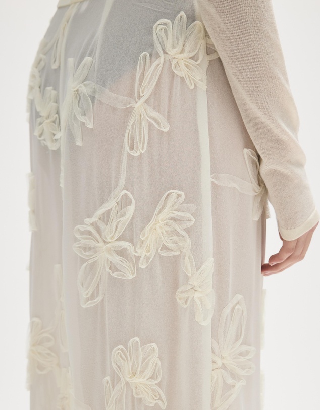 Minima Esenciales - Maelle Floral Applique Midi Skirt