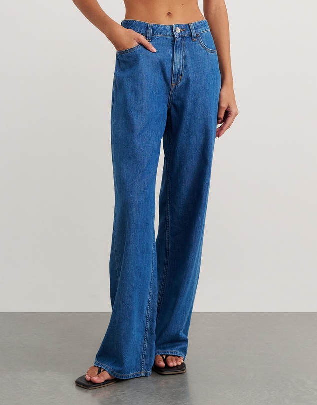 Jag - Loe Mid Rise Straight Jean