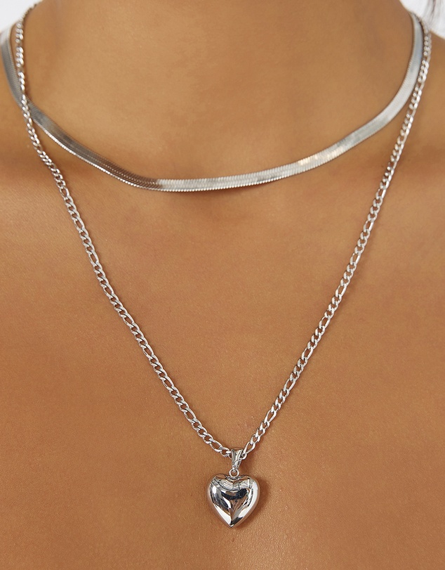 Arms Of Eve - Rose Heart Necklace - Silver