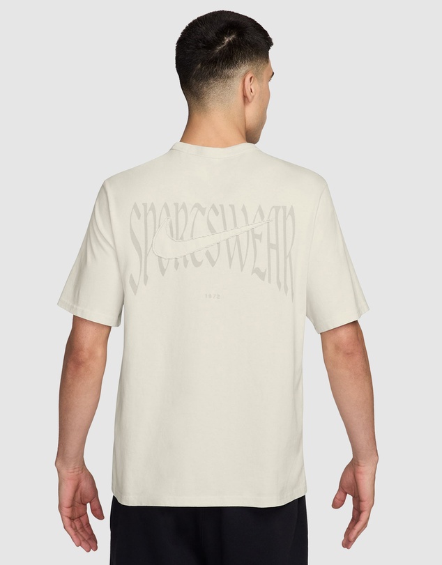 Nike - Sportswear Premium Essentials T-Shirt