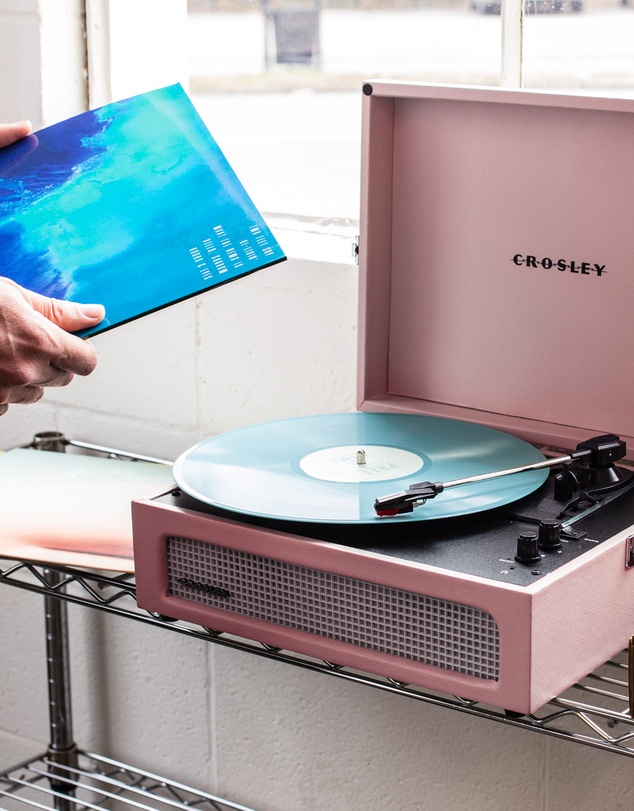 Crosley - Crosley Voyager Bluetooth Portable Turntable - Amethyst + Gadhouse Vinyl Rack Bundle - Black