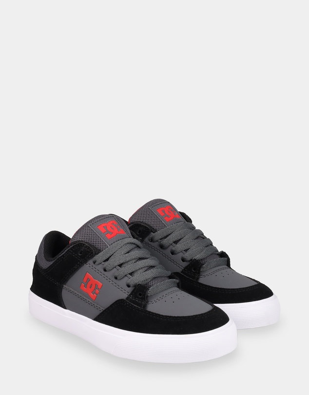 DC Shoes - Boys 8 to 16 Onyx Skate Shoes