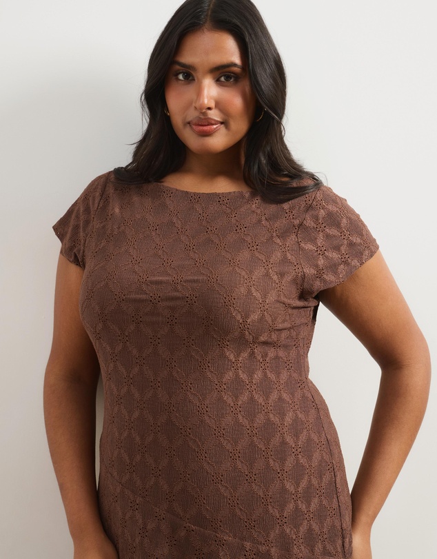 Atmos&Here Curvy - Bridget Stretch Geo Lace Midi Dress