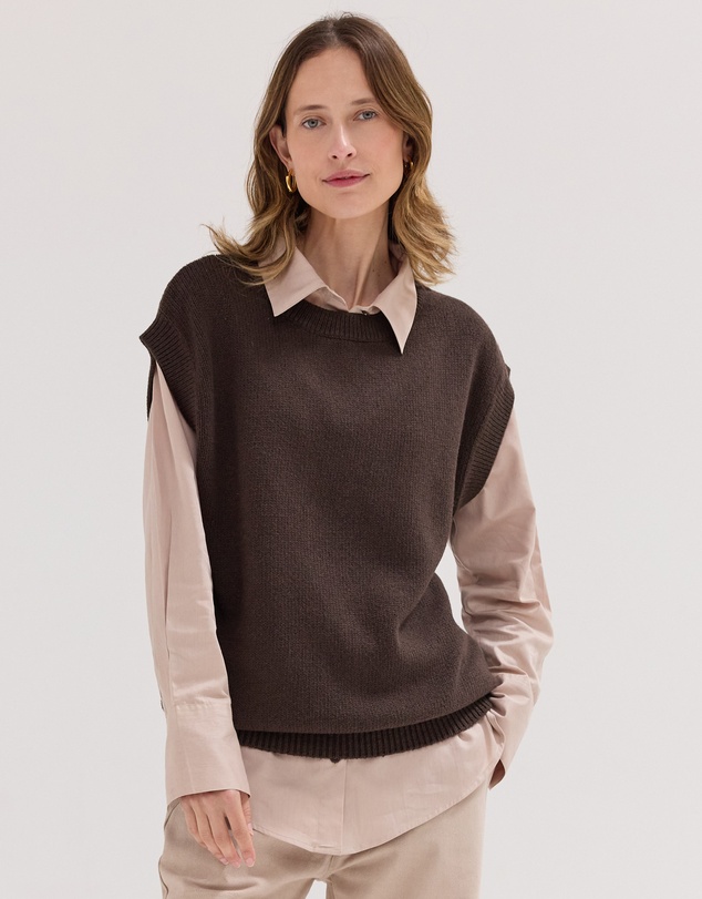Cloth & Co. - The Crew Neck Vest Brazil Nut