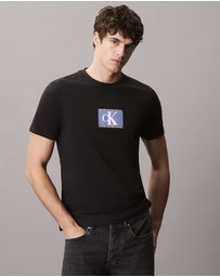 Calvin Klein - Logo Graphic Tee