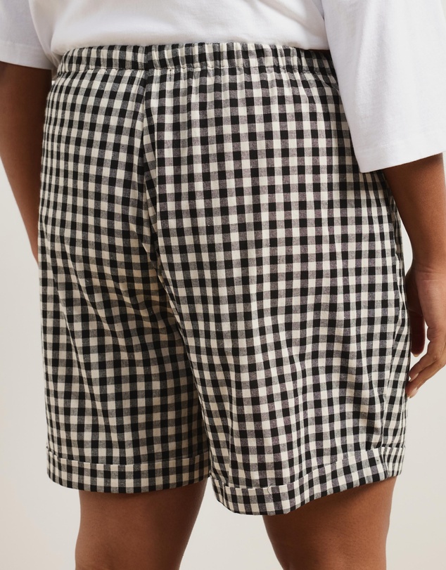 Atmos&Here Curvy - Elodie Gingham Elasticated Waistband Shorts