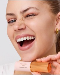 MCoBeauty - Flawless Glow Foundation Stick
