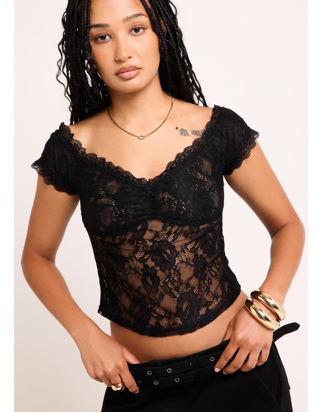 Alice In The Eve - Elsie Lace Off Shoulder Top