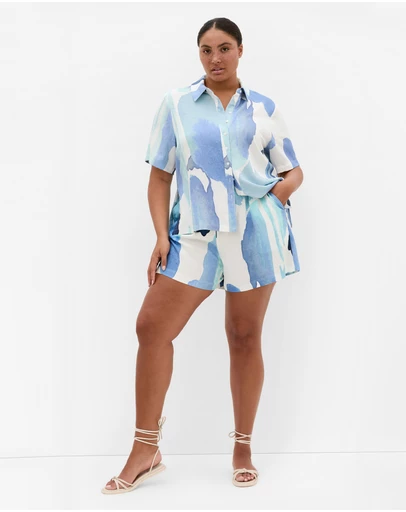 City Chic - Plus Size Surface Level Print Short - light blue