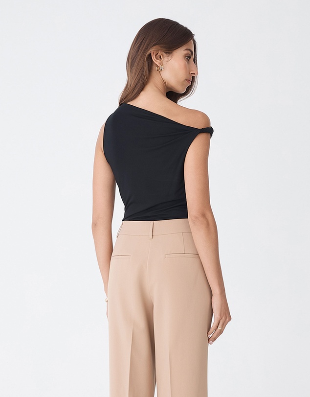 Forcast - Cici Bamboo Twist Shoulder Top