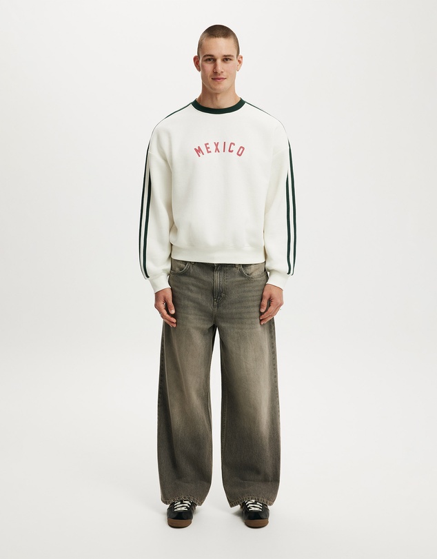 Cotton On - Oversized Graphic Crew Sweater