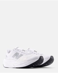 New Balance - FuelCell Rebel v5 (Standard Fit) - Women's