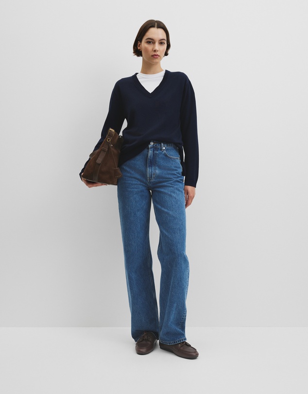 Country Road - Lightweight Merino Wool V-neck Knit