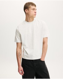 Cotton On - Cropped Fit T-Shirt
