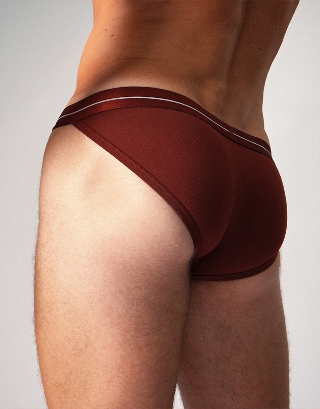 TEAMM8 - Icon Sports Brief