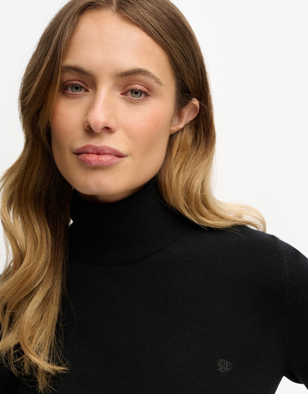 Superdry - Classic Turtle Neck Slim Fit Jumper
