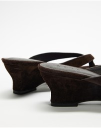 AERE - Suede Wedge Heel Thongs