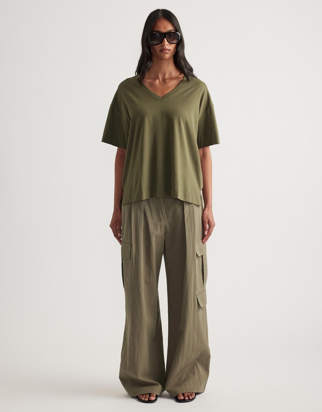 Decjuba - Selena Boxy V Neck Tee