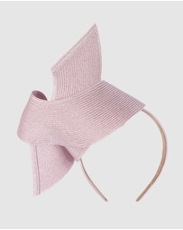 Max Alexander - Modern Twisted Racing Fascinator